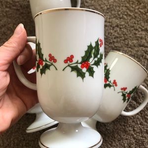 4 piece Christmas Mug Set